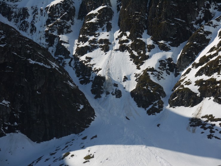 Managed to capture this image of a cornice collapse rumbling down Centre Post.