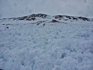 Avalanche activity overnight and early doors.