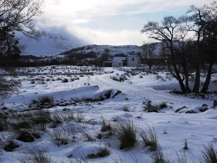 The snow cover at 270m. Aberarder Farmhouse  in the centre of the shot.