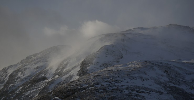 Prospect of the Creag Mhor ridge. A lot of snow blowing around.