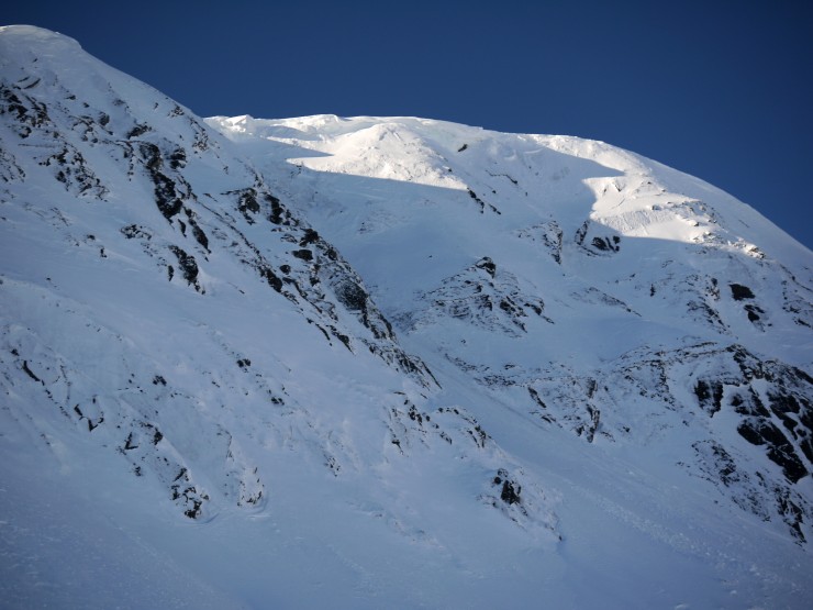 Top end of the gully in the  previous photo look like this. Lot of cornices still around.