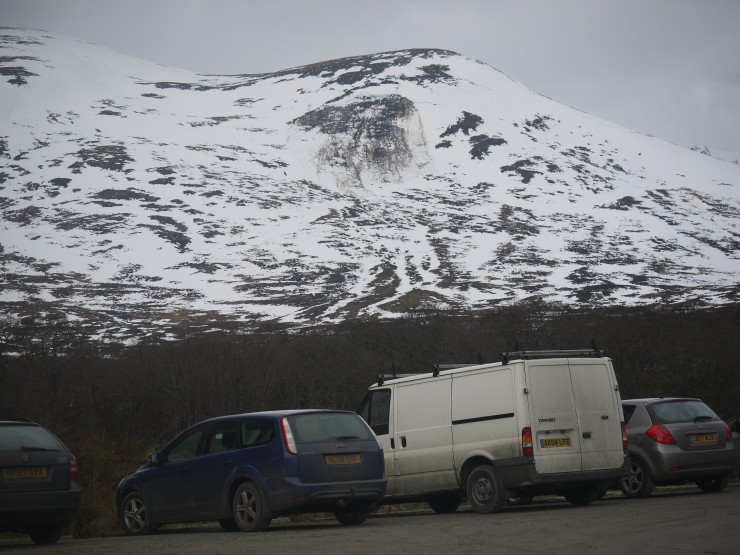 Pretty atmospheric 'welcome' to Creag Meagaidh in the main car park this morning.