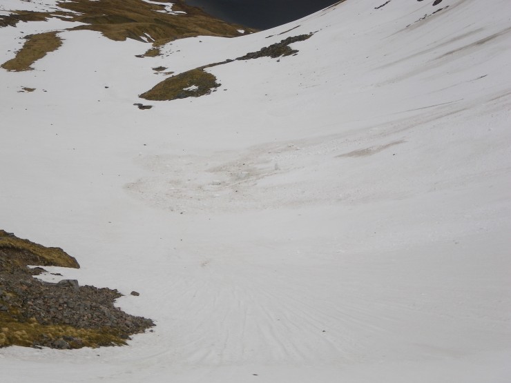 Inner Coire Ardair floor peppered with debris - both cornice & rock. (Gun fire alley if there at the wrong time!)