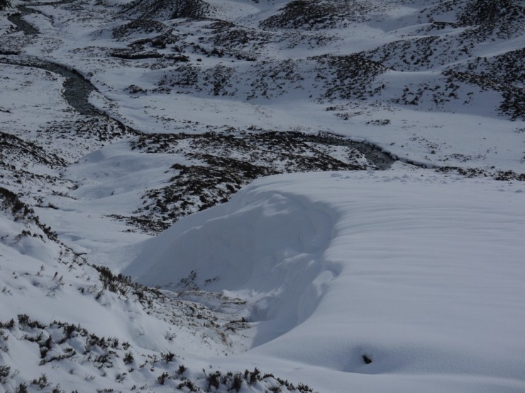 Recent snow drifts over the Coire Ardair path nearly corniced.